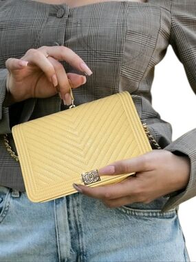LIKE NEW CHANEL Boy Chanel BUTTER Yellow chevron quilted CAVIAR leather shoulder